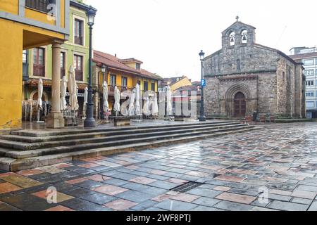 Aviles, Asturien, Spanien. Kirche St. Thomas von Canterbury, auch Kirche von Sabugo oder alte Kirche von Sabugo genannt. Stockfoto