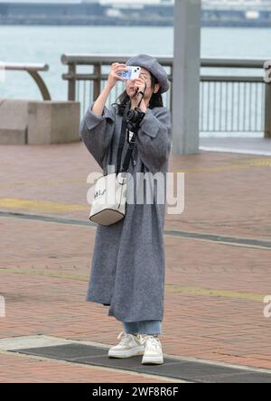 26. Januar 2024, Hongkong, SVR Hongkong, China: Chinesische Touristen kehren zurück in die Stadt Central Harbourfront, Hongkong. (Kreditbild: © Jayne Russell/ZUMA Press Wire) NUR REDAKTIONELLE VERWENDUNG! Nicht für kommerzielle ZWECKE! Stockfoto