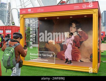 26. Januar 2024, Hongkong, SVR Hongkong, China: Chinesische Touristen kehren zurück in die Stadt Central Harbourfront, Hongkong. (Kreditbild: © Jayne Russell/ZUMA Press Wire) NUR REDAKTIONELLE VERWENDUNG! Nicht für kommerzielle ZWECKE! Stockfoto