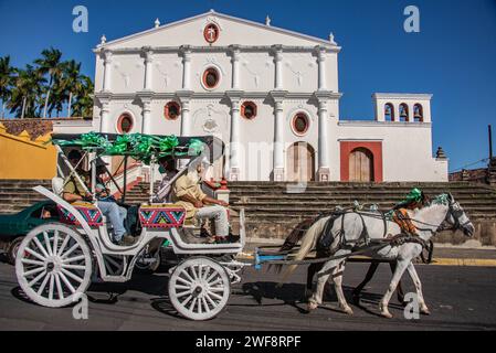 Besichtigung der Pferdekutsche im kolonialen Granada, Nicaragu Stockfoto