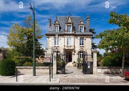 Epernay, Frankreich - 23. Juli 2020: Das Champagnerhaus Michel Gonet an der Avenue de Champagne. Stockfoto