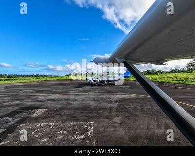 Fliegen mit einer kleinen Cessna, die Big Corn Island, Nicaragua, verlässt Stockfoto