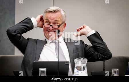 DER scheidende Staatssekretär Eric van der Burg (Asyl und Migration) in der Groen van Prinsterer Hall des Repräsentantenhauses, bevor er sich mit dem Justiz- und Sicherheitskomitee befasste, wo er seine Pläne verteidigte, die am Haushaltstag vorgelegt wurden. ANP ROBIN UTRECHT niederlande raus - belgien raus Stockfoto