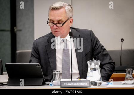 DER scheidende Staatssekretär Eric van der Burg (Asyl und Migration) in der Groen van Prinsterer Hall des Repräsentantenhauses, bevor er sich mit dem Justiz- und Sicherheitskomitee befasste, wo er seine Pläne verteidigte, die am Haushaltstag vorgelegt wurden. ANP ROBIN UTRECHT niederlande raus - belgien raus Stockfoto