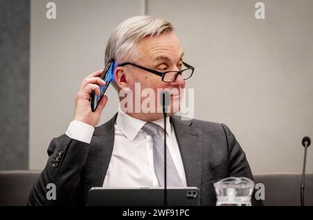 DER scheidende Staatssekretär Eric van der Burg (Asyl und Migration) in der Groen van Prinsterer Hall des Repräsentantenhauses, bevor er sich mit dem Justiz- und Sicherheitskomitee befasste, wo er seine Pläne verteidigte, die am Haushaltstag vorgelegt wurden. ANP ROBIN UTRECHT niederlande raus - belgien raus Stockfoto