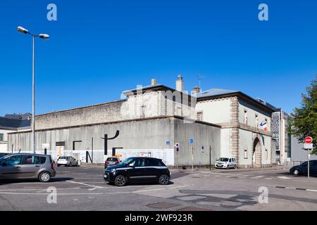 Cherbourg-en-Cotentin, Frankreich - 06. August 2020: Cherbourg Strafanstalt neben dem Thomas Henry Museum. Stockfoto