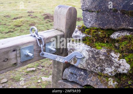 Der Settle Loop ist eine 16 km lange Rundstrecke, die in Siedlung begonnen und beendet werden kann oder von umliegenden Gebieten wie Malham und Stainforth aus verbunden werden kann. Stockfoto