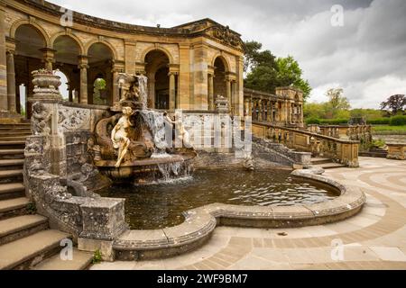 Großbritannien, England Kent, Hever, Hever Castle Garden Loggia, die Kaskade Stockfoto