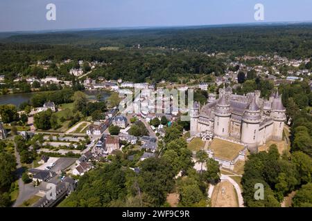 Pierrefonds, Frankreich – 26. Mai 2020: Das Pierrefonds Castle ist eine imposante Burg im Département Oise in der Region Hauts-de-France Stockfoto