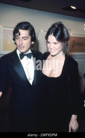 Ali MacGraw und Robert Evans, 1980er Jahre Foto: Oscar Abolafia/Everett Collection (alimacgraw004) Stockfoto