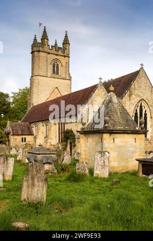 Großbritannien, England Kent, Chiddingstone, Village, Church of St Mary the Virgin und Streatfield Familiengruft im Kirchhof Stockfoto