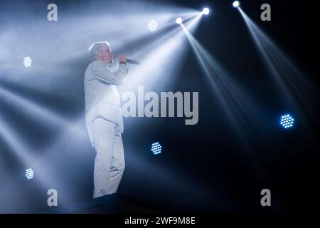 Brian Littrell singt Solo bei der Tour der Backstreet Boys „in a World Like This“ in der Phones4U Arena, Manchester, Großbritannien am 5. April 2014 Stockfoto