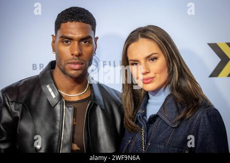 AMSTERDAM: Denzel Slager und Famke Louise auf dem roten Teppich zur Premiere des Films Scotoe in Pathé Tuschinski. ANP LEVIN DEN BOER niederlande aus - belgien aus Stockfoto