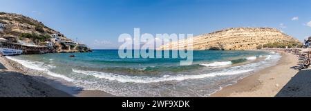 Ein Panoramabild von Matala Beach. Stockfoto