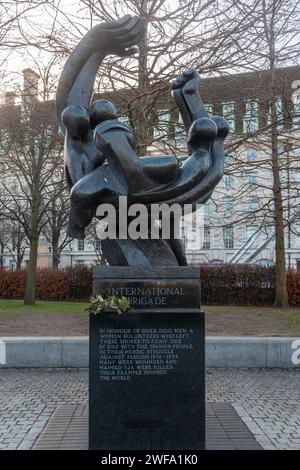 Das International Brigade Memorial in Jubilee Gardens, London, England, Großbritannien, zum Gedenken an die Menschen, die den Faschismus in Spanien von 1936 bis 1939 bekämpften Stockfoto