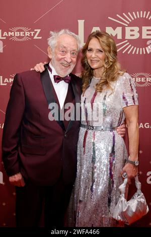 Schauspieler Dieter Hallervorden mit Ehefrau Christiane Zander bei der Lambertz Montagabend 2024 im Alten Wartesaal. Köln, 29.01.2024 NRW Deutschland *** Schauspieler Dieter Hallervorden mit seiner Frau Christiane Zander bei der Lambertz Montagnacht 2024 im Alten Wartesaal Köln, 29 01 2024 NRW Deutschland Copyright: XChristophxHardtx Stockfoto