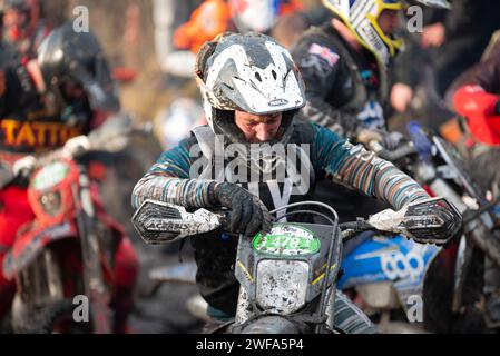 Die Valleys Xtreme Enduro in der Walters Arena in Neath, Südwales, ist auch Runde 2 der ACU British Extreme Enduro Championship 2024 Foto von Aled Hopkins Stockfoto