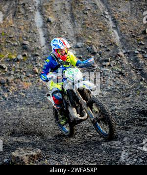 Die Valleys Xtreme Enduro in der Walters Arena in Neath, Südwales, ist auch Runde 2 der ACU British Extreme Enduro Championship 2024 Foto von Aled Hopkins Stockfoto