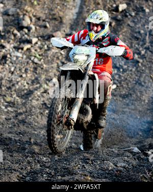 Die Valleys Xtreme Enduro in der Walters Arena in Neath, Südwales, ist auch Runde 2 der ACU British Extreme Enduro Championship 2024 Foto von Aled Hopkins Stockfoto