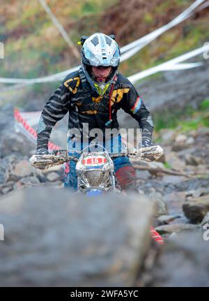 Die Valleys Xtreme Enduro in der Walters Arena in Neath, Südwales, ist auch Runde 2 der ACU British Extreme Enduro Championship 2024 Foto von Aled Hopkins Stockfoto