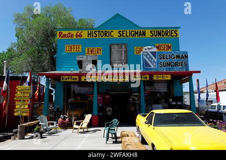 Westliche Stadt in Seligman an der historischen Route 66 im Wilden Westen. Seligman, Arizona, USA Stockfoto