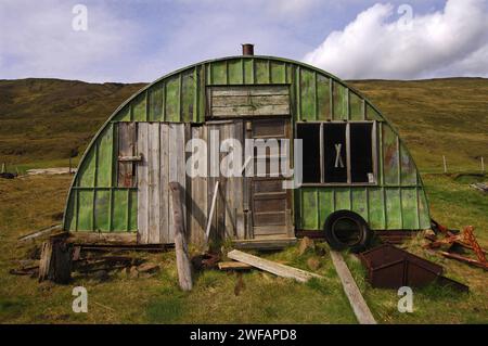 Halb verfallenen Bauernhof Gebäude an Hjardargrund in der Jokuldalur Valley, East Iceland Stockfoto