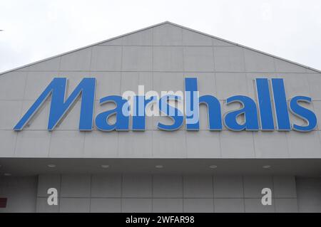 New York, Usa. Januar 2024. Das Marshalls-Logo befindet sich in einem Marshalls-Geschäft im Dorf Westbury im Nassau County, Long Island, New York. Quelle: SOPA Images Limited/Alamy Live News Stockfoto