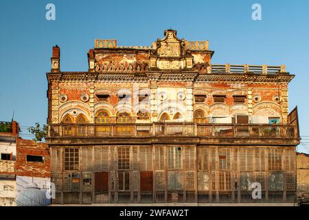 09 26 2005 Vintage Old 1914 Ziegelhaus von Jain im alten Teil von Kanpur Uttar Pradesh Indien Asien. Stockfoto