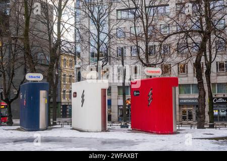 Öffentliche Toiletten "Liberté, egalité, fraternité" im Zentrum von Oslo, Norwegen Stockfoto