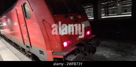 E-Lok der Deutschen Bahn AG am Hamburger Hauptbahnhof Symbolfoto E-Lok der Deutschen Bahn AG am Hamburger Hauptbahnhof Symbolfoto *** E Deutsche Bahn AG Lokomotive am Hamburger Hauptbahnhof Symbolfoto E Deutsche Bahn AG am Hamburger Hauptbahnhof Symbolfoto Fotograf Stockfoto