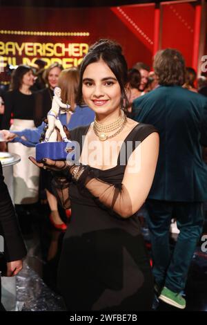 Bayan Layla bei der Verleihung des 45. Bayerische Filmpreise für das Filmjahr 2023 im Münchner Prinzregententheater. München, 19.01.2024 Stockfoto