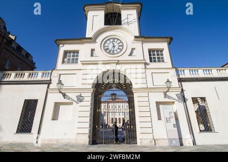 Königlicher Venaria-Palast. Eingang von der piazza della Repubblica Stockfoto