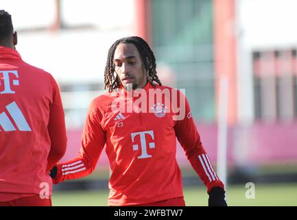 München, Deutschland 30. Januar 2024: Fussball, Herren, Saison 2023/2024, FC Bayern München, Säbener Straße, Trainingsgelände, Training, öffentliches Training Sacha Boey (FC Bayern München) Kopf, Oberkörper Stockfoto