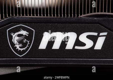 UKRAINE, DNIPRO, 23. FEBRUAR 2023: Grafikkarte mit MSI-Logo, Hardwarekomponenten für Build-PC oder Bergbaugerät. Stockfoto