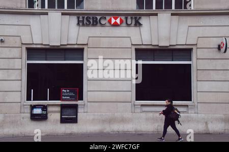 London, Großbritannien. 30. Januar 2024. Außenansicht des HSBC Holborn Circus, da das Unternehmen von der Bank of England mit einer Geldstrafe von 57,4 Millionen Pfund belegt wird, weil es seine Kundeneinlagen nicht schützt. Quelle: Vuk Valcic/Alamy Live News Stockfoto