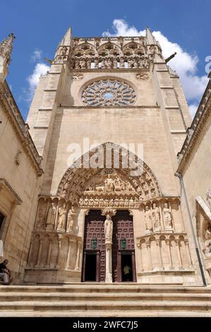 Burgos, Puerta del Sarmental oder Puerta sacramental. Catedral de Santa Maria gotische 13-14. Jahrhundert. Burgos, Castilla y Leon, Spanien. Stockfoto