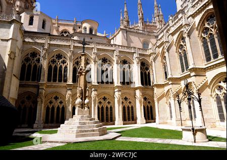 Burgos Stadt, Catedral de Santa Maria Klöster niedrig und hoch. Burgos, Castilla y Leon, Spanien. Stockfoto