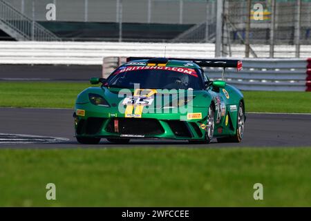 John Dickson, Andrew Rath, Lotus Evora, Motorsport Legends, All-Comers Challenge, mit den neuesten GT3- und GT4-Fahrzeugen, einem 50-minütigen Rennen auf den Silvers Stockfoto