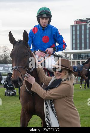 Wodhooh gewinnt SBK Fillies Jugendhürde in Doncaster für Gordon Elliott, Mark Walsh und die Sundowners Partnership am Samstag, den 27. Januar Stockfoto