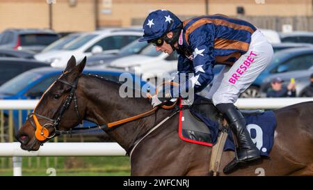 Dysart Enos gewinnt Download der „at the Races“-App für Anfänger auf der Doncaster Racecourse für Fergal O'Brien und Paddy Brennan am Sonntag, den 28. Januar 2024 Stockfoto