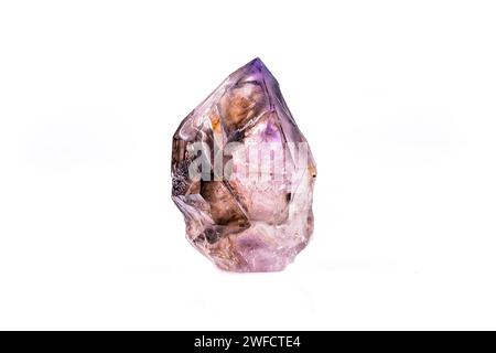 Rauchquarz mit Amethyst-Fotografie, isoliert auf weißem schwarzem Grund. Aus Erongo, Namibia. Hintergrund für Makrodetails. Nahaufnahme grob roh unpoliert Stockfoto