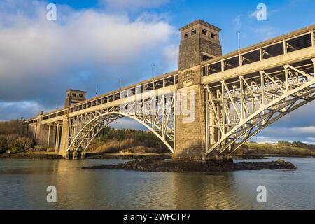 Die Britannia Bridge über die Menai Strait, Isle of Anglesey, Nordwales Stockfoto