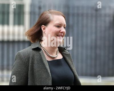 London, Vereinigtes Königreich. 30. Januar 2024. Victoria Prentis, Generalstaatsanwalt geht nach der Kabinettssitzung. Quelle: Uwe Deffner/Alamy Live News Stockfoto