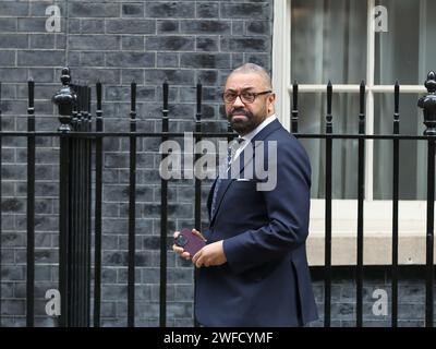 London, Vereinigtes Königreich. 30. Januar 2024. James cleverly, Staatssekretär des Innenministeriums, geht nach der Kabinettssitzung. Quelle: Uwe Deffner/Alamy Live News Stockfoto