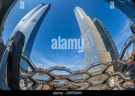 New York, USA – 8. März 2020: Das Schiff, das von dem Architekten Thomas Heatherwick, auch bekannt als Hudson Yards Staircase, in Manhattan gebaut wurde. Wolkenkratzer. Stockfoto