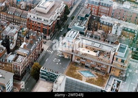 Blick aus der Vogelperspektive auf den Bezirk Fitzrovia im Zentrum von London im Stadtteil Camden, einschließlich der New Cavendish St. & British Paralympic Association. Stockfoto