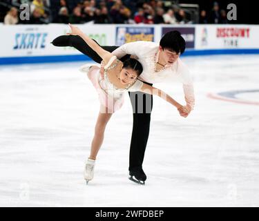 Columbus, Ohio, Usa. Januar 2024. Adele Zheng und Andy Deng skaten im Pairs Free Skate Program bei den US Eiskunstlauf Championships. Quelle: Brent Clark/Alamy Live News Stockfoto