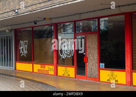 Maidenhead, Berkshire, Großbritannien. Januar 2024. Verzweigte Gebäude in Maidenhead, Berkshire. Maidenhead durchläuft einen großen Umbau, da ein Großteil des Stadtzentrums abgerissen und durch Hochhäuser ersetzt wurde. Kredit: Maureen McLean/Alamy Stockfoto