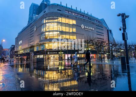 Galeria-Kaufhaus an der Hauptwache, an der Großen Eschenheimer Straße und Fußgängerzone Zeil, Frankfurt am Main, Hessen Stockfoto