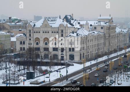 MOSKAU, RUSSLAND - 06. JANUAR 2024: Das alte Gebäude des Polytechnischen Museums an einem düsteren Januartag Stockfoto